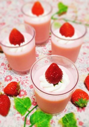 春スイーツ♪簡単いちごミルクプリン-レシピのメイン写真