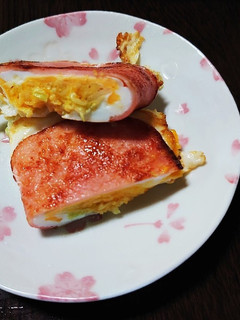 お好み焼き風、半月ハムエッグ-レシピのメイン写真