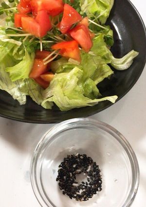 野菜サラダを美味しく♬ その1（ごま塩）-レシピのメイン写真