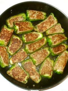 基本のピーマンの肉詰め♪簡単小麦粉なし-レシピのメイン写真