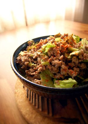 ご飯がすすむ挽肉サラダ-レシピのメイン写真