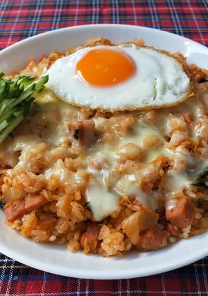 とろ〜りまろやか♡チーズキムチチャーハン-レシピのメイン写真