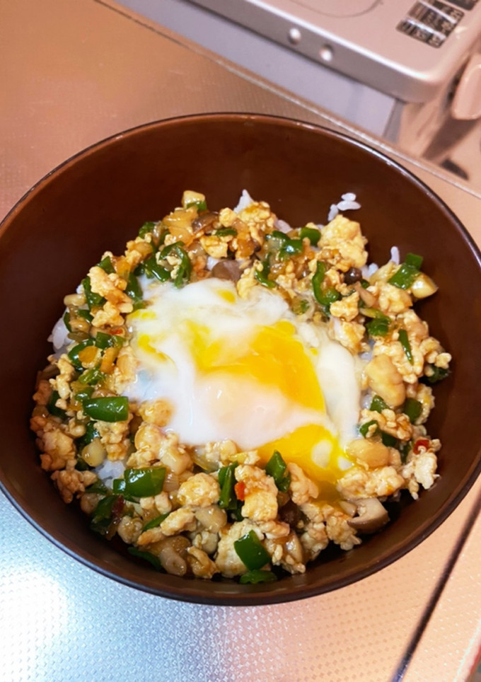 簡単・青椒肉絲風丼ぶり-レシピのメイン写真