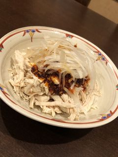 ビールが進む☆ゆで鶏の食べるラー油和え-レシピのメイン写真