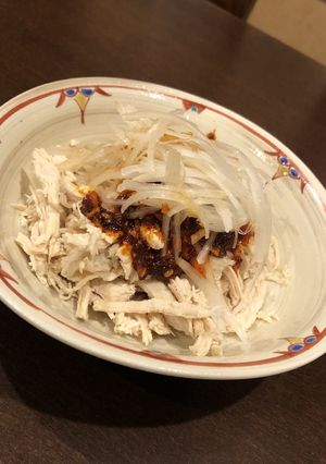 ビールが進む☆ゆで鶏の食べるラー油和え-レシピのメイン写真