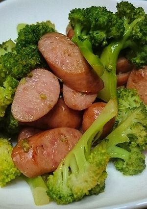 ブロッコリーとウインナーの炒め物-レシピのメイン写真