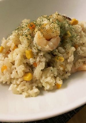 お米から！簡単フライパンdeエビピラフ-レシピのメイン写真