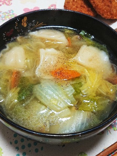 簡単鍋で煮るだけ!水餃子の鶏ガラスープ-レシピのメイン写真