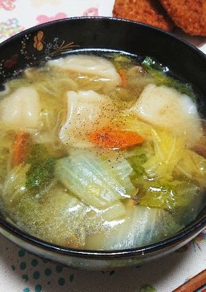 簡単鍋で煮るだけ！水餃子の鶏ガラスープ-レシピのメイン写真