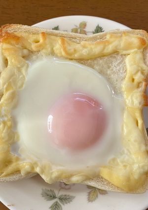 【朝ごはん】目玉焼きパン-レシピのメイン写真