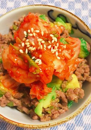 ＊キムチのせ！アボカド肉味噌そぼろ丼＊-レシピのメイン写真