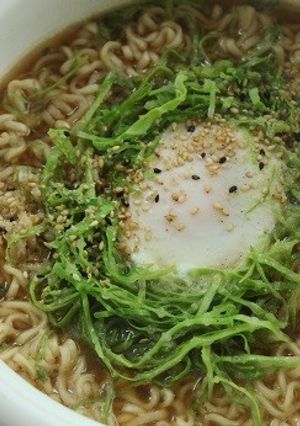 巣ごもり卵のごま味しょうゆラーメン。-レシピのメイン写真