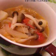 รูปของ 野菜不足のあなたに具沢山デトックススープ