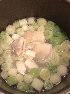ネギ大量消費!鶏肉とネギの、鶏ネギ鍋!-レシピのメイン写真