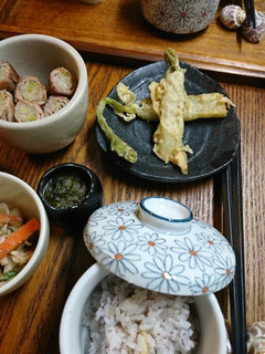 ウルイ揚げ衣ゆかり飯-レシピのメイン写真