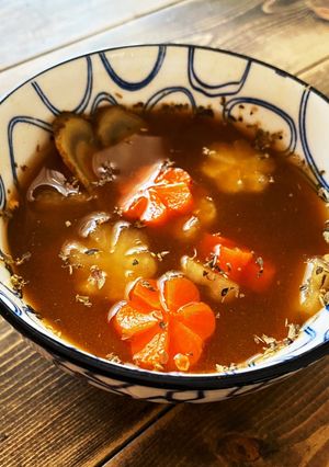 野菜くずの出汁で作る根菜味噌スープカレー-レシピのメイン写真