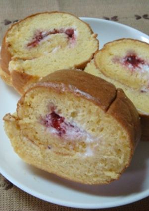 ホットケーキミックスdeロールケーキ-レシピのメイン写真