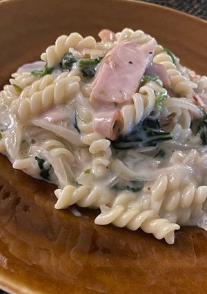 ハムとほうれん草のチーズクリームパスタ-レシピのメイン写真