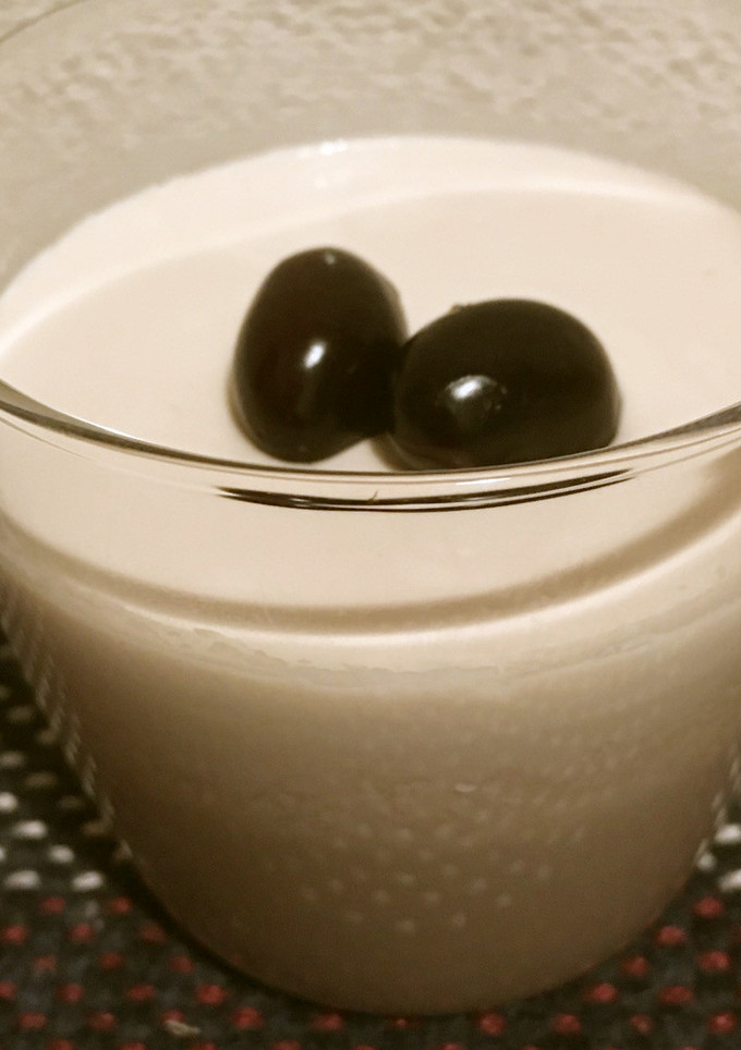 黒豆の煮汁でぷりん-レシピのメイン写真