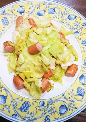 [10分]キャベツとウインナーの炒め物-レシピのメイン写真