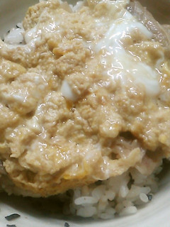 吉野家の牛丼にたまごをひとつ入れたよ-レシピのメイン写真