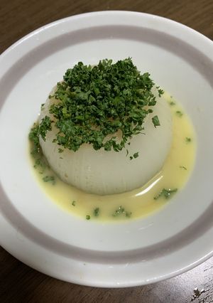 簡単おつまみ☆丸ごと新玉レンチンバタポン-レシピのメイン写真