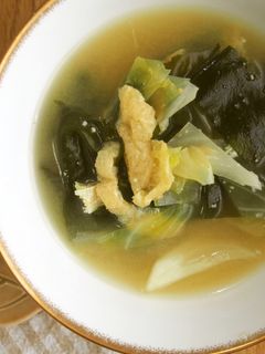 キャベツと生ワカメの味噌汁♪-レシピのメイン写真