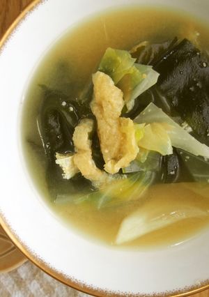 キャベツと生ワカメの味噌汁♪-レシピのメイン写真