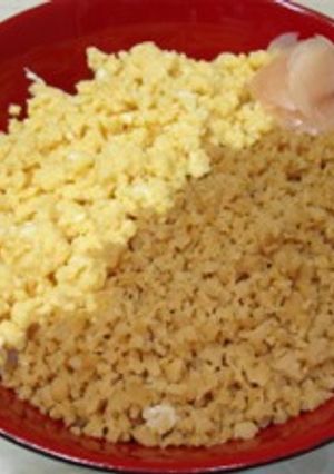蒟蒻ご飯でヘルシー高野豆腐のそぼろ丼-レシピのメイン写真