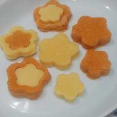 A picture of ひな祭り 離乳食 お花ホットケーキ.