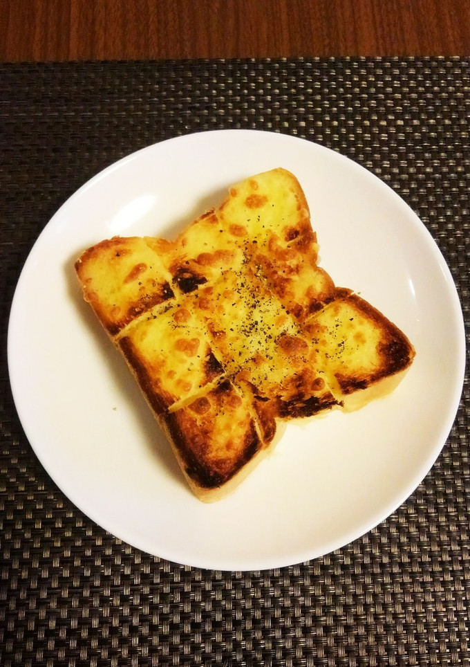 おひとりさまのバターチーズトースト-レシピのメイン写真