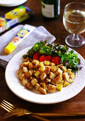 鶏胸とじゃが芋のレモンペッパーバター炒め-レシピのメイン写真