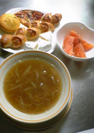 じっくり炒めたオニオンスープ-レシピのメイン写真