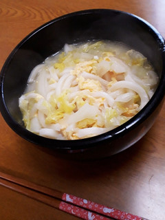 お手軽ランチ☆クタクタ白菜バターうどん-レシピのメイン写真