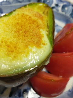 アボカドの目玉焼き♪-レシピのメイン写真