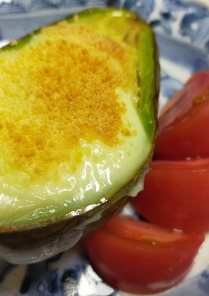 アボカドの目玉焼き♪-レシピのメイン写真