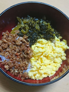 業務スーパーの鶏そぼろで鶏そぼろ丼-レシピのメイン写真