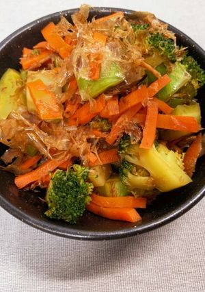 捨てないで!野菜まるごとおかかサラダ*-レシピのメイン写真