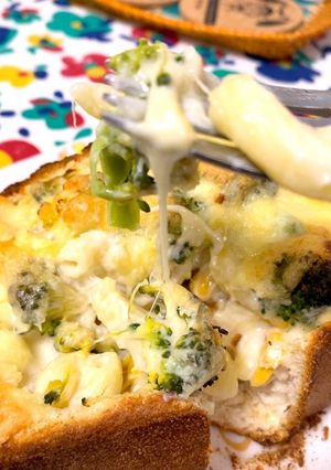 食パン1斤 焼き立てパンDEグラタン♪-レシピのメイン写真