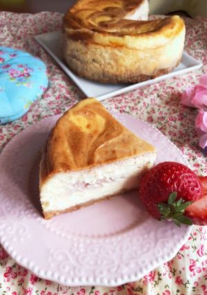 ホワイトデーに♡苺のベイクドチーズケーキ-レシピのメイン写真