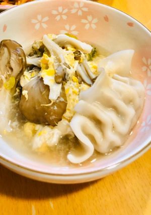 鍋の素で簡単☆餃子/肉団子スープ♪-レシピのメイン写真