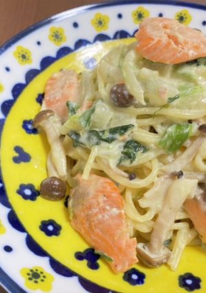 鮭とほうれん草のワンパンクリームパスタ-レシピのメイン写真