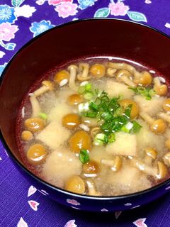 油揚げとなめこの味噌汁-レシピのメイン写真