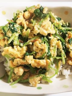 三つ葉の大量消費に♪三つ葉の玉子とじ丼-レシピのメイン写真