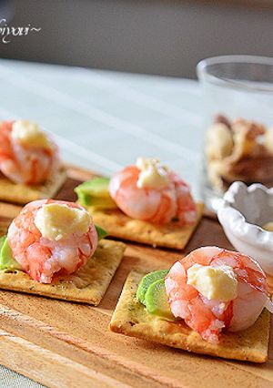 レモンペーストでエビアボカドのカナッペ-レシピのメイン写真