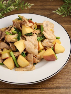 栄養免疫UP!林檎の肉野菜炒め-レシピのメイン写真