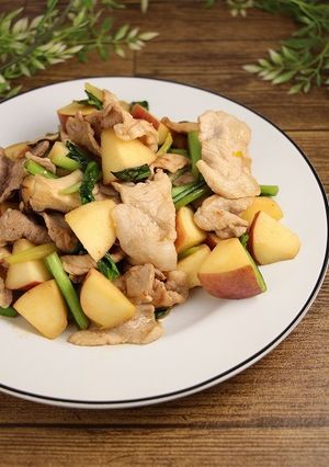 栄養免疫UP！林檎の肉野菜炒め-レシピのメイン写真