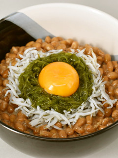 免疫力が高まる!めかぶ納豆しらす丼-レシピのメイン写真