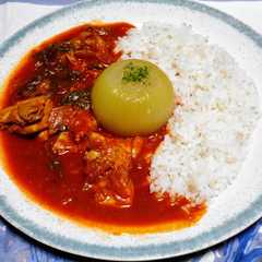 รูปของ 玉ねぎ好きの丸ごと玉ねぎとチキンカレー