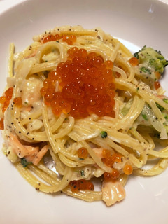サーモンとイクラの親子クリームパスタ-レシピのメイン写真